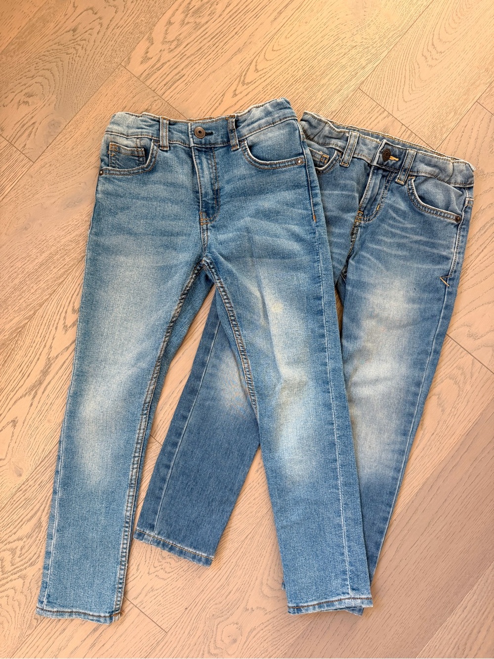 Bundle of kids blue jeans 6/7